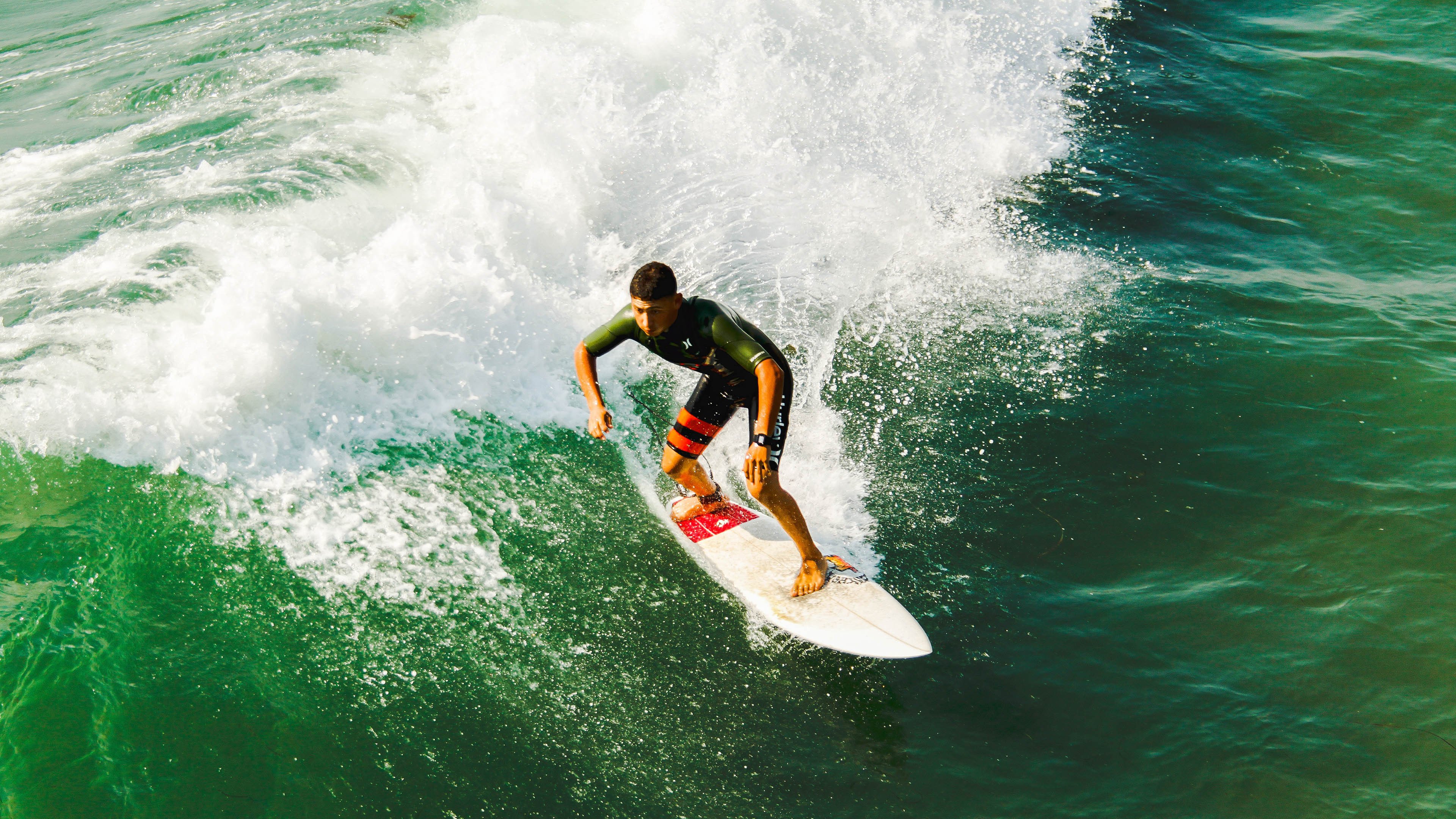 九游下载电脑版-诺埃·庞蒂100米蝶泳决赛强势亮相